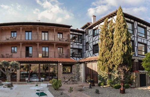 Jerte Hotel | 40 m² Hotel ∙ 2 guests