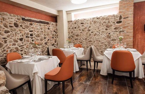 Jerte Hotel | 40 m² Hotel ∙ 2 guests