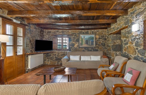 Santa Maria de Besora House | 400 m² House ∙ 3 bedrooms ∙ 11 guests