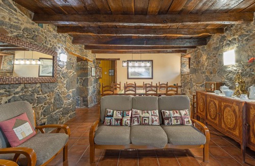 Santa Maria de Besora House | 400 m² House ∙ 3 bedrooms ∙ 11 guests