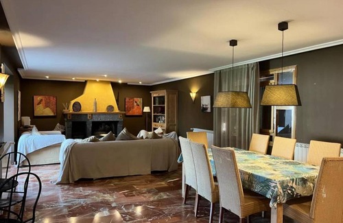 Torres de Barbues House | 400 m² House ∙ 5 bedrooms ∙ 14 guests