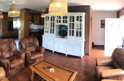 Nueva House | 400 m² House ∙ 5 bedrooms ∙ 12 guests