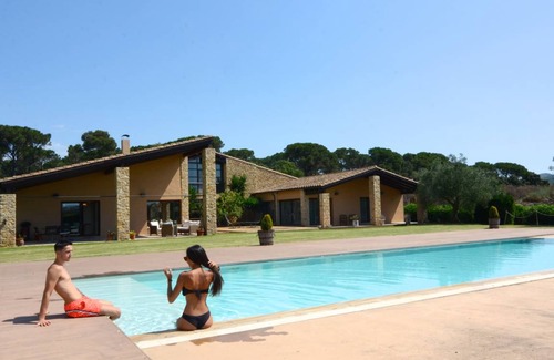 Begur Villa | 400 m² Villa ∙ 5 bedrooms ∙ 10 guests