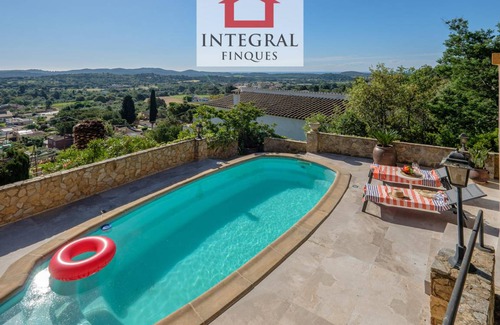 Vall-Llobrega House | 416 m² House ∙ 6 bedrooms ∙ 13 guests