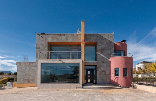 Caravaca de la Cruz Ski Chalet | 450 m² Chalet ∙ 3 bedrooms ∙ 8 guests