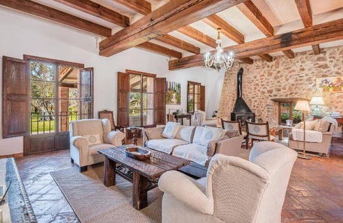 Esporles Villa | 450 m² Villa ∙ 6 bedrooms ∙ 11 guests