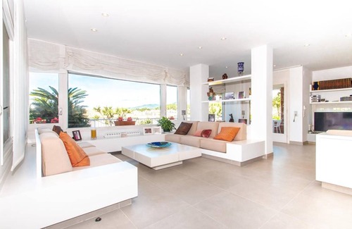 Canet de Mar Villa | 453 m² Villa ∙ 5 bedrooms ∙ 10 guests