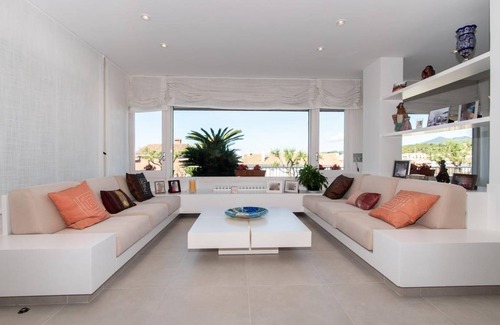 Canet de Mar Villa | 453 m² Villa ∙ 5 bedrooms ∙ 10 guests