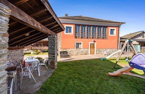 Cangas de Narcea House | 460 m² House ∙ 7 bedrooms ∙ 16 guests