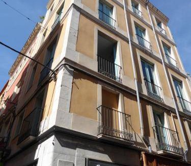 Figueres Apartment | 50 m² Apartment ∙ 4 guests