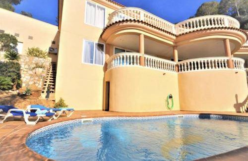 Camp de Mar Villa | 500 m² Villa ∙ 3 bedrooms ∙ 10 guests
