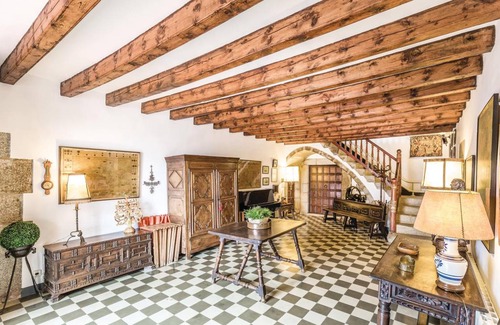 Arenys de Munt House | 513 m² House ∙ 6 bedrooms ∙ 12 guests