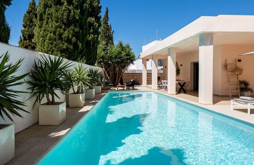 Santa Eulalia del Rio House | 516 m² House ∙ 2 bedrooms ∙ 4 guests