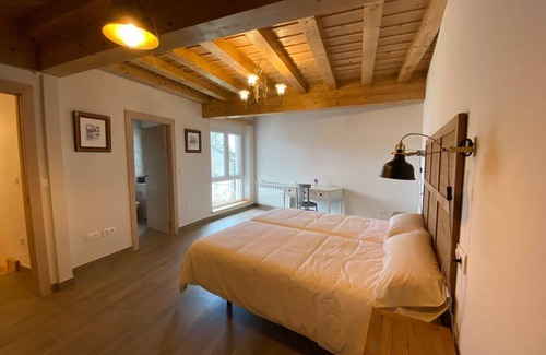 Salces House | 550 m² House ∙ 8 bedrooms ∙ 18 guests