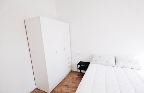 El Poble-sec Resort | 60 m² Private room ∙ 1 bedroom ∙ 2 guests