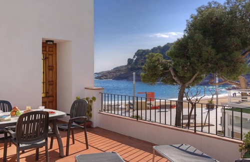 Tamariu Apartment | 65 m² Apartment ∙ 3 bedrooms ∙ 6 guests