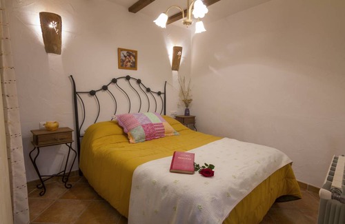 Laroya House | 70 m² Farmhouse ∙ 2 bedrooms ∙ 4 guests