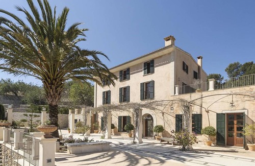 Calvia Villa | 700 m² Villa ∙ 6 bedrooms ∙ 12 guests