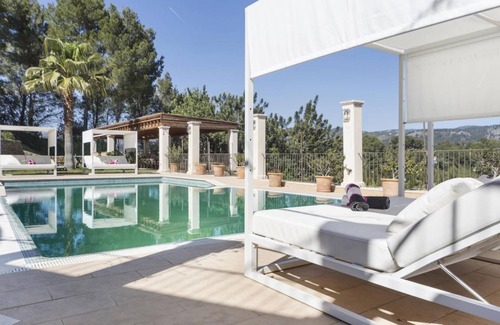 Calvia Villa | 700 m² Villa ∙ 6 bedrooms ∙ 12 guests