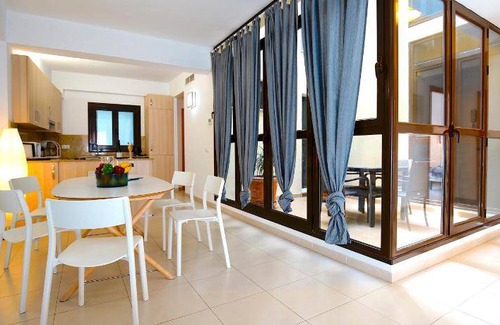 La Llotja-Born Apartment | 75 m² Apartment ∙ 3 bedrooms ∙ 7 guests