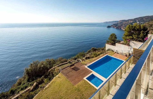Sant Feliu de Guixols Apartment | 78 m² Apartment ∙ 3 bedrooms ∙ 4 guests