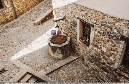 Besalu Apartment | 84 m² Apartment ∙ 2 bedrooms ∙ 3 guests