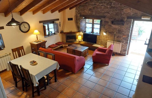 Quiros House | 90 m² Farmhouse ∙ 2 bedrooms ∙ 4 guests