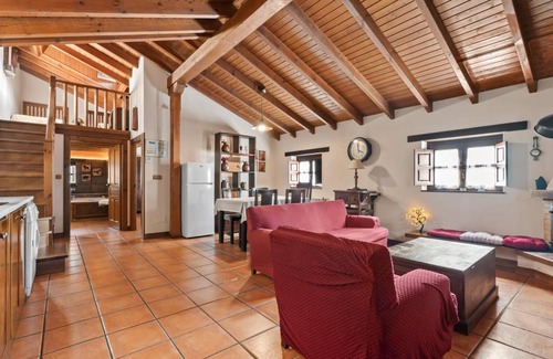 Quiros House | 90 m² Farmhouse ∙ 2 bedrooms ∙ 4 guests