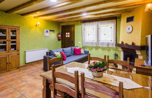 Caboalles de Abajo House | 90 m² House ∙ 2 bedrooms ∙ 4 guests