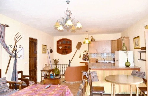 Siles House | 90 m² House ∙ 3 bedrooms ∙ 5 guests