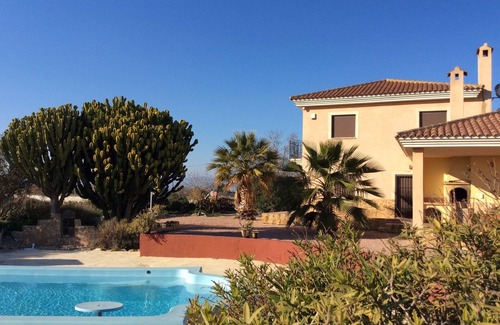 Daya Nueva Villa | A large familiy poolvilla with a lot of Privacy