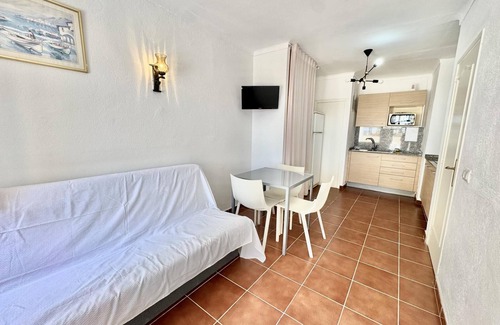 Almadraba-Canyelles Apartment | A22. Nice apartment in front of the beach with parking