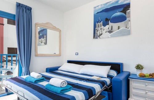 Los Abrigos House | A3 Authentic Guest House Room with kitchenette