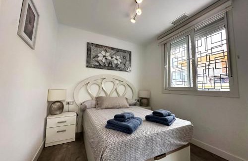 Carihuela Apartment | A8 - Apartamento en La Carihuela, 2 dormitorios, Wifi, a 100 metros de la playa