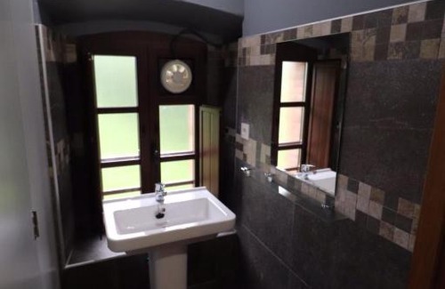 Quiros Hostel | Albergue de Arrojo