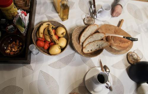 Torrebarrio Hostel | Albergue El Rebezo