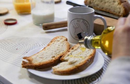 Torrebarrio Hostel | Albergue El Rebezo