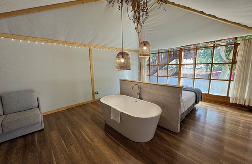 Puente La Reina Hostel | Albergue Jakue - Hostel