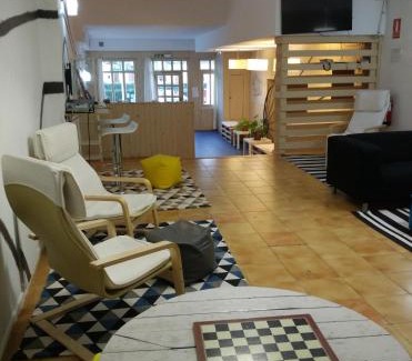 Puente La Reina Hostel | Albergue Puente para peregrinos