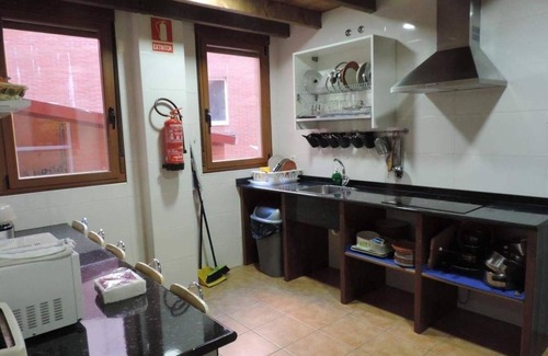 Santa Olaja de la Ribera Hostel | Albergue Santo Tomás de Canterbury - Hostel