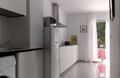 Malaga-Este Apartment | Apart. 3, Casa Malaga with sea views & balcony
