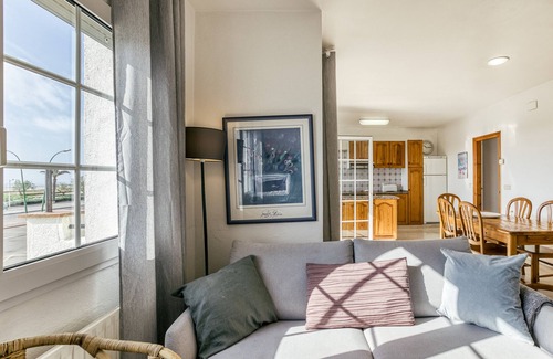 Empuriabrava Apartment | Apartment 'ART-Revilla Tacke B' with Sea View, Balcony, Shared Pool & Wi-Fi