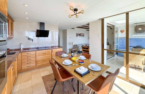 Torrequebrada Apartment | Apartment at 200 meters from the beach! Sea view. And communal pool.