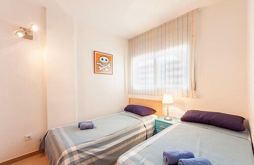 Sant Antoni de Calonge Apartment | Apartment Les Suredes in St Antoni de Calonge - 6 persons, 3 bedrooms