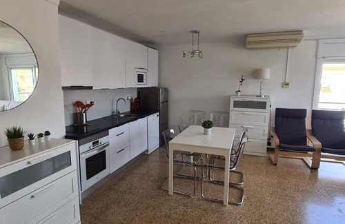 Empuriabrava Apartment | Apartment in Empuriabrava. 50 meters beach and trades.