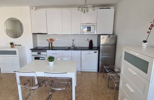 Empuriabrava Apartment | Apartment in Empuriabrava. 50 meters beach and trades.