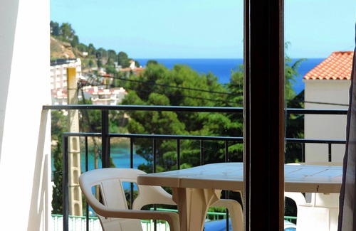 Almadraba-Canyelles Apartment | Apartment on the beach front