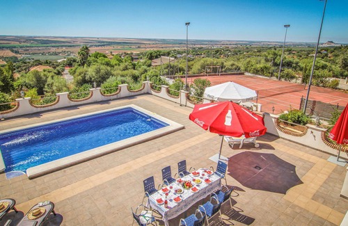 Almodovar del Rio House | Awesome home in Almodóvar del Río