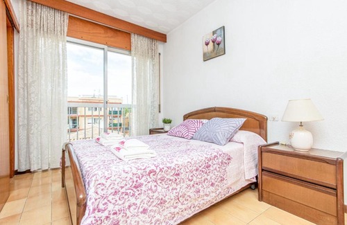 Roses Town Center Apartment | Basic Comfort Apartment Poeta Marquina 2º 2027