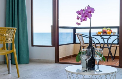 Torrequebrada Apartment | Beachfront Apartment with sea views Aloha Playa Benalmadena